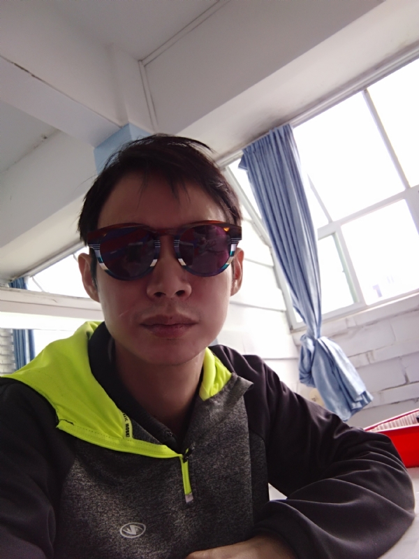 五华移民男的第一张照片--香港中老年相亲网