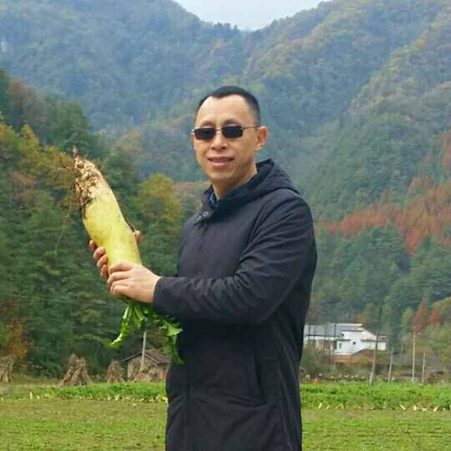 墨迹男的第一张照片--香港中老年相亲网