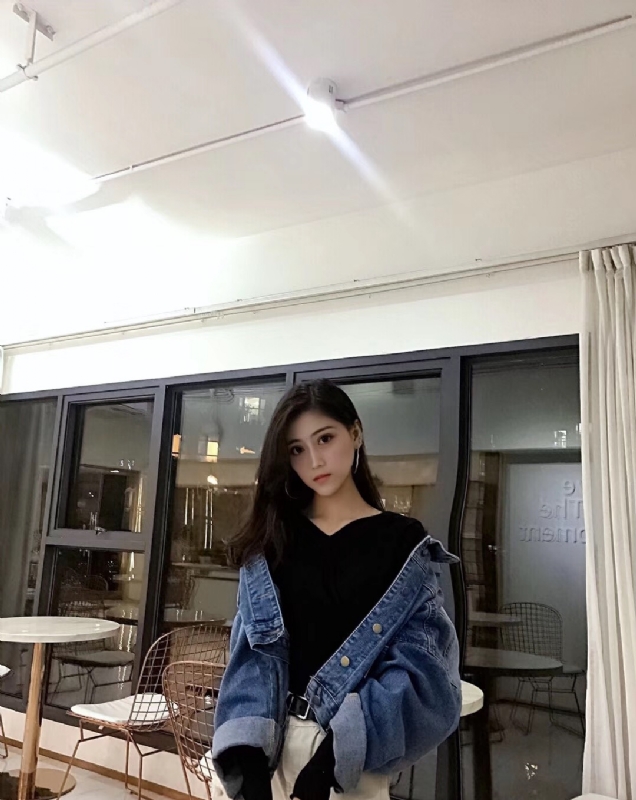 爱笑的眼睛的第一张照片--香港中老年相亲网