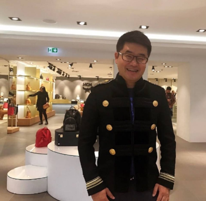 大千世界的第一张照片--香港中老年相亲网