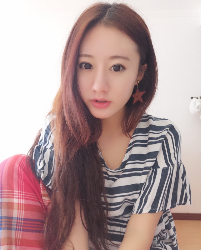 没有故事的女同学的第二张照片--香港中老年相亲网