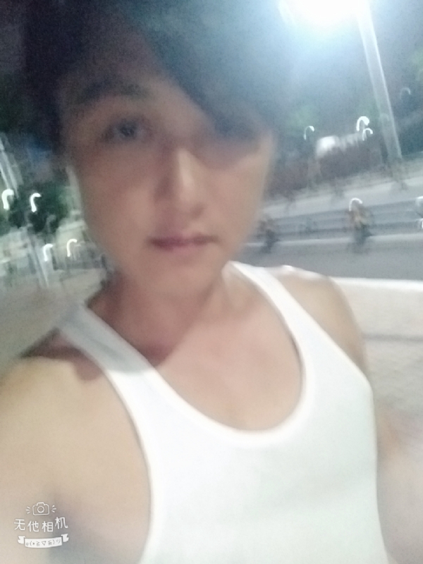 弟弟的第一张照片--香港中老年相亲网