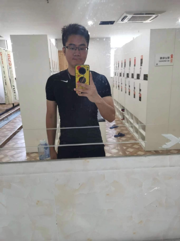 习惯发呆的第一张照片--香港中老年相亲网