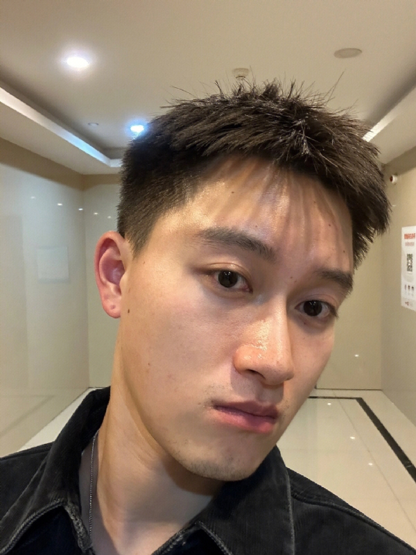 月光之下的第一张照片--香港中老年相亲网