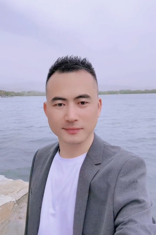 一往情深的第一张照片--香港中老年相亲网
