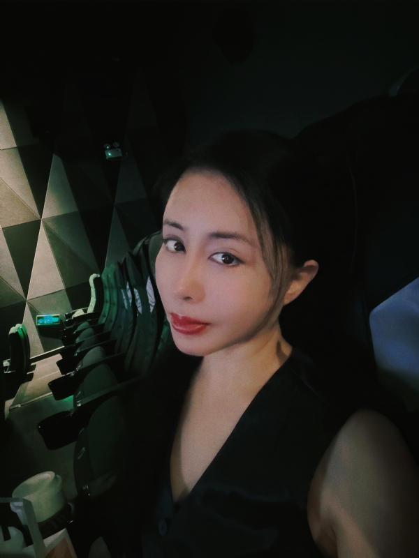Moon的第一张照片--香港中老年相亲网
