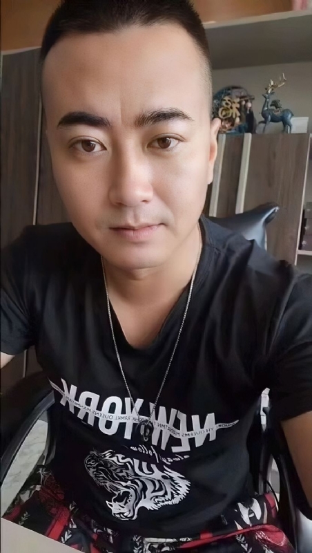 Luck耀的第一张照片--香港中老年相亲网